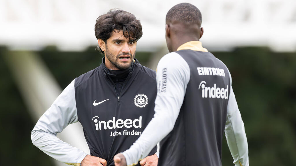 Verlässt Mo Dahoud (l.) die Frankfurter Eintracht?