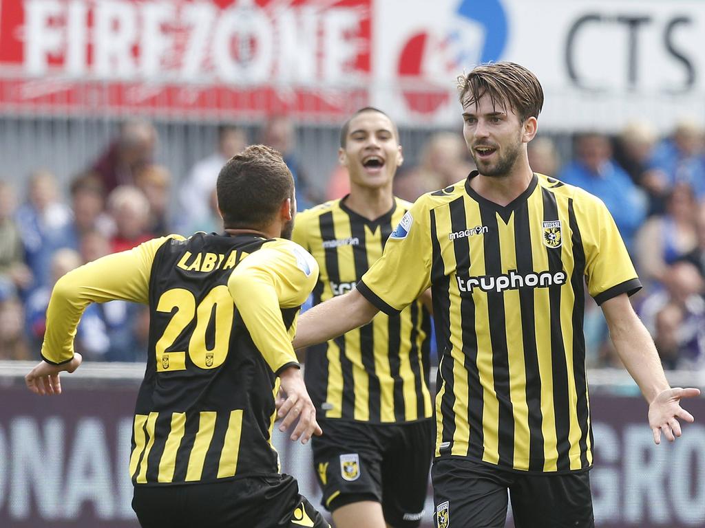Vitesse viert de 0-1 van Davy Pröpper (r.) tijdens PEC Zwolle - Vitesse. (24-8-2014) Vitesse viert de 0-1 van Davy Pröpper (r.) tijdens PEC Zwolle - Vitesse. (24-8-2014)
