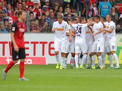 Die Spieler des VfL Bochum bejubeln den Sieg gegen Freiburg