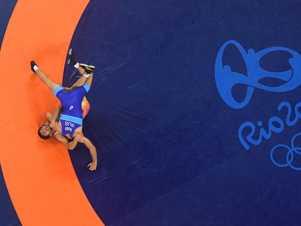 Soslan Ramonov (blau) holte Gold Soslan Ramonov (blau) holte Gold
