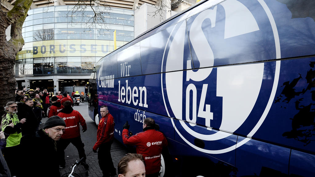 FC Schalke 04 verbannt Spieler-Bilder vom Mannschaftsbus ...