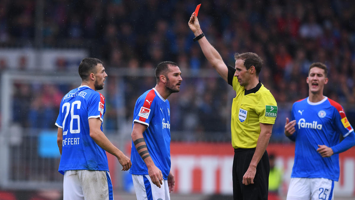 Zwei Spiele Sperre für Jonas Meffert (l.) Zwei Spiele Sperre für Jonas Meffert (l.)