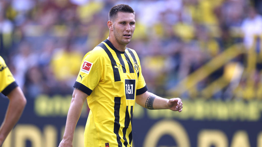 Niklas Süle vom BVB sieht sich heftiger Kritik ausgesetzt Niklas Süle vom BVB sieht sich heftiger Kritik ausgesetzt