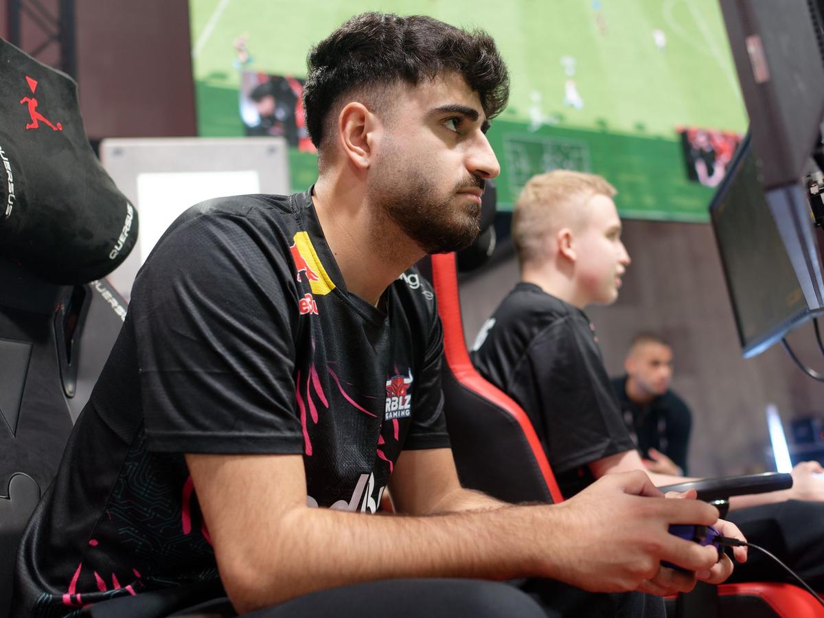 RBLZ_Umut (vorne) und RBLZ_Vejrgang sind unter den besten Acht bei der eChampions League in FIFA 23