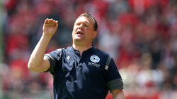 Trainer Koschinat muss mit Bielefeld weiter zittern