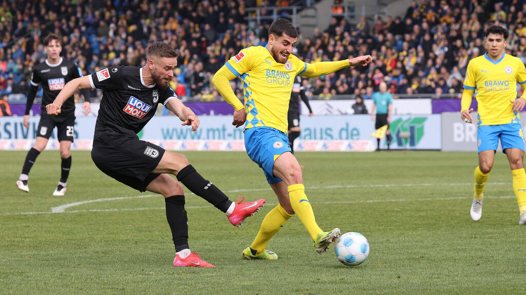 Ulm brachte das 1:0 nicht über die Linie Ulm brachte das 1:0 nicht über die Linie