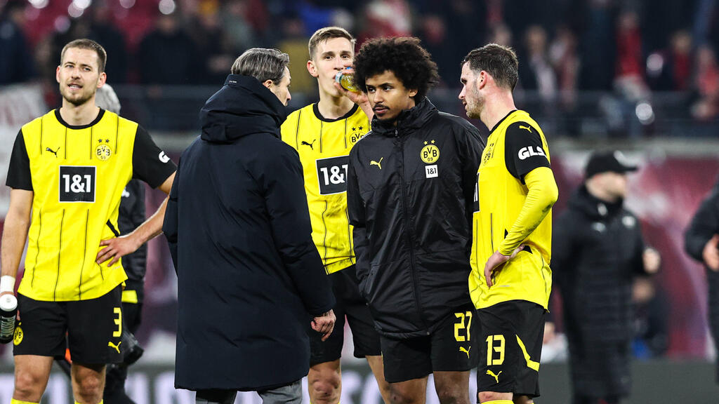 Ist beim BVB einer der wenigen Lichtblicke: Nico Schlotterbeck (Bildmitte) Ist beim BVB einer der wenigen Lichtblicke: Nico Schlotterbeck (Bildmitte)