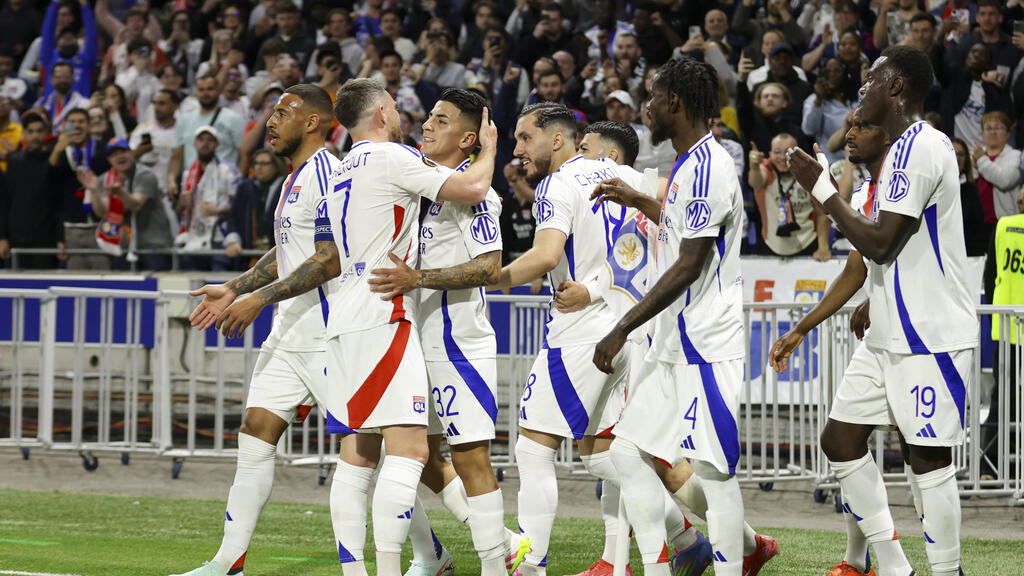 Olympique Lyon feiert den Ausgleich Olympique Lyon feiert den Ausgleich