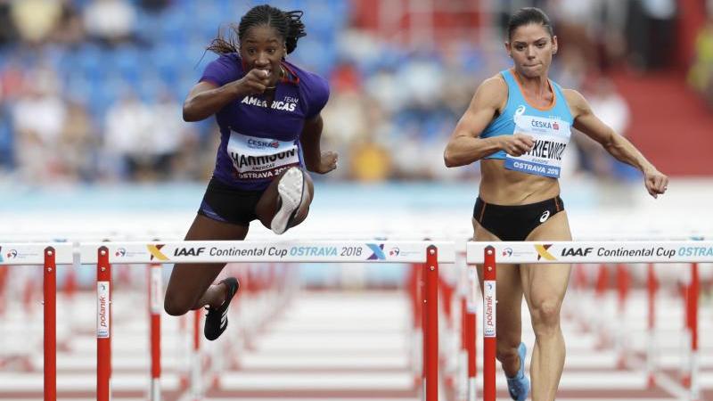 Enges Duell zwischen der US-Amerikanerin Kendra Harrison (l.) und Pamela Dutkiewicz Enges Duell zwischen der US-Amerikanerin Kendra Harrison (l.) und Pamela Dutkiewicz