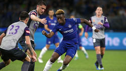 Callum Hudson-Odoi (M.) glänzt mit starker Ballbehandlung