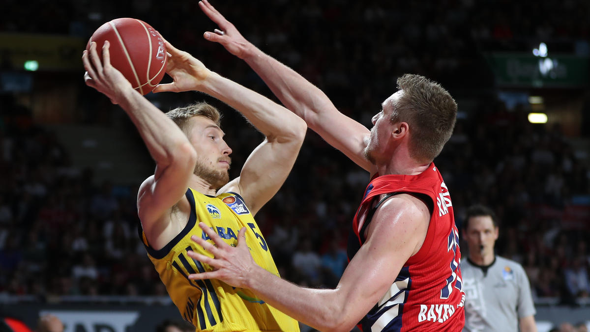 FC Bayern gewinnt erstes BBL-Finalspiel gegen Alba Berlin FC Bayern gewinnt erstes BBL-Finalspiel gegen Alba Berlin