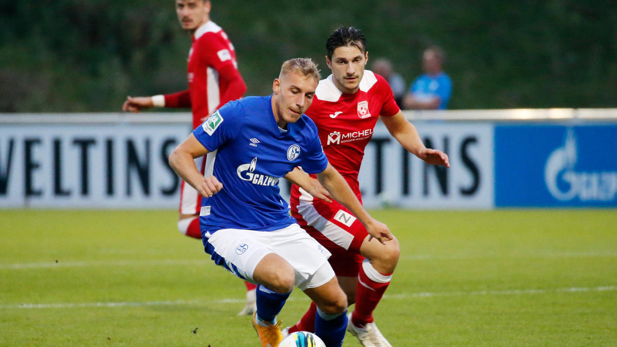 Timo Becker (v.) kam in der U23 des FC Schalke 04 zum Einsatz