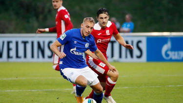 Timo Becker (v.) kam in der U23 des FC Schalke 04 zum Einsatz