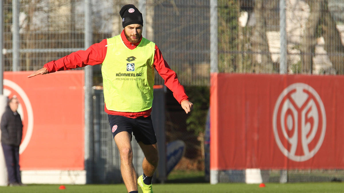 Alexander Hack steigt wieder ins Training ein