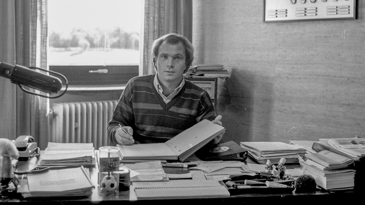 Uli Hoeneß trat 1979 das Amt des Managers beim FC Bayern an Uli Hoeneß trat 1979 das Amt des Managers beim FC Bayern an