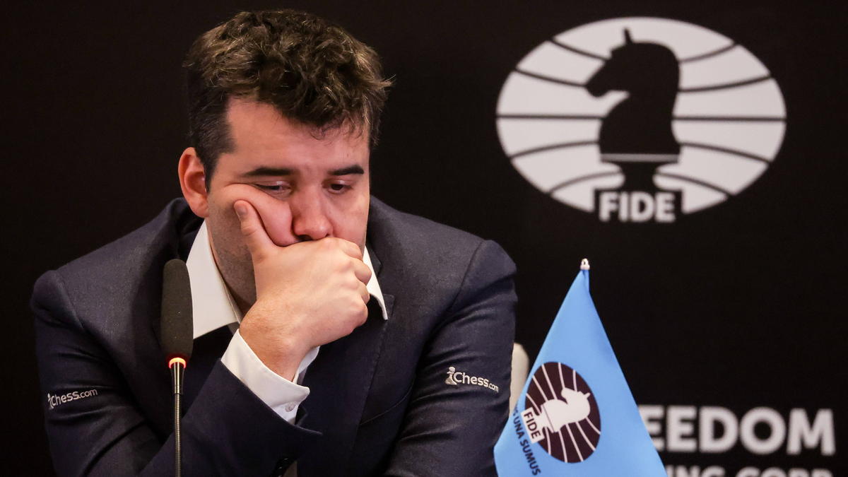 Jan Nepomnjaschtschi kassierte bei der Schach-WM 2023 seine vielleicht schwerste Niederlage