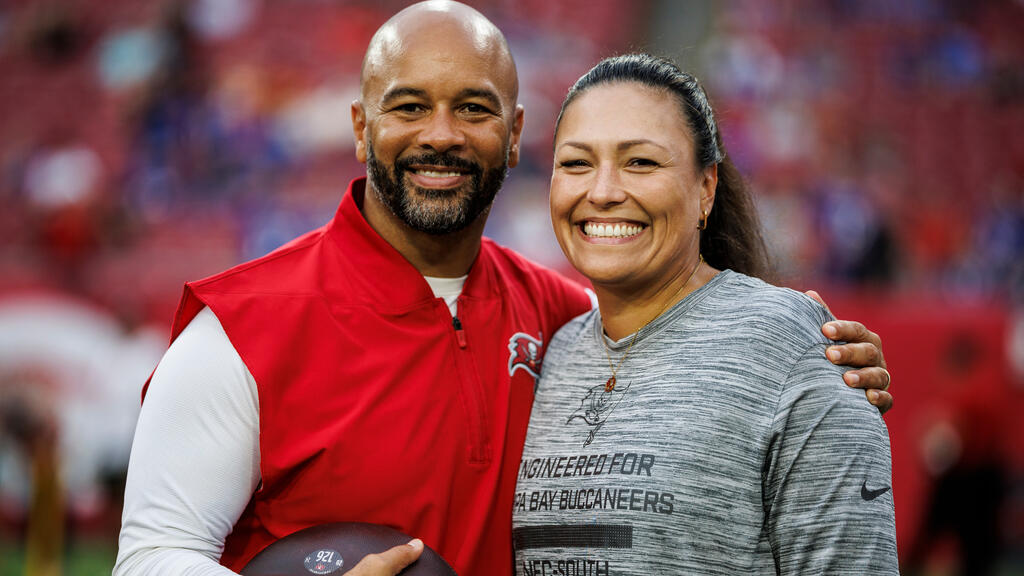 Nadine Nurasyid arbeitete bei den Bucs unter anderem mit Super-Bowl-Sieger Larry Foote zusammen