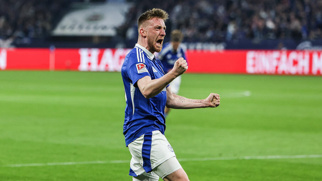 Tobias Mohr bejubelte mit Schalke am Wochenende ein 2:2 gegen den HSV Tobias Mohr bejubelte mit Schalke am Wochenende ein 2:2 gegen den HSV