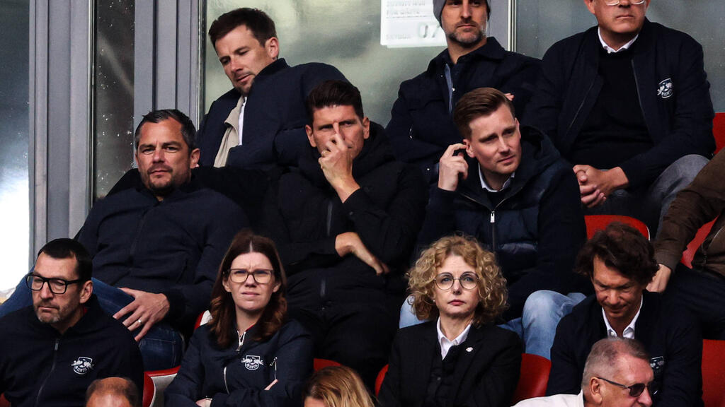 RB Leipzig wirbt offenbar einen Mitarbeiter des FC Bayern ab RB Leipzig wirbt offenbar einen Mitarbeiter des FC Bayern ab