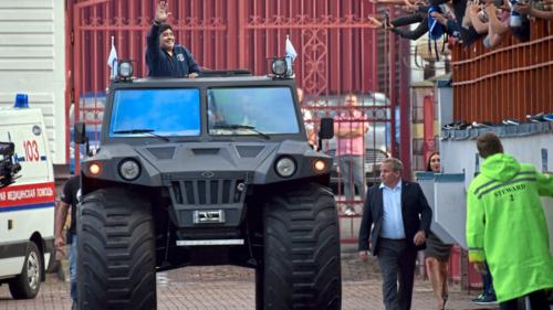 Diego Maradona bei seiner Ankunft in Brest