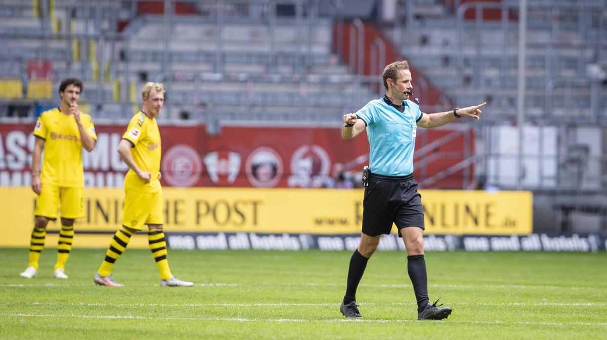 Dem BVB wurde ein Treffer wegen Handspiels aberkannt Dem BVB wurde ein Treffer wegen Handspiels aberkannt