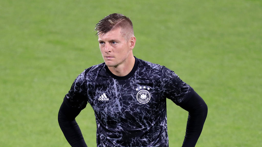 Toni Kroos freut sich auf die Partie gegen England Toni Kroos freut sich auf die Partie gegen England