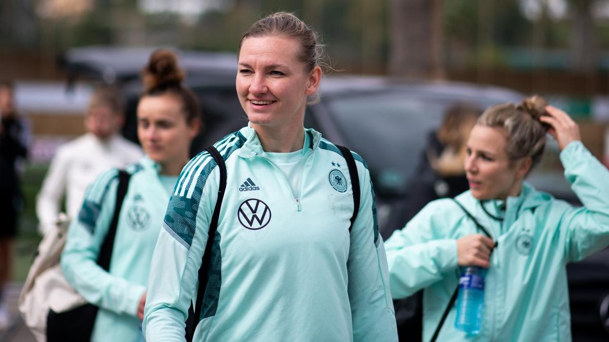 Alexandra Popp freut sich auf das Spiel in Duisburg