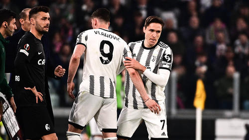 Federico Chiesa (r.) steht beim FC Bayern auf dem Zettel