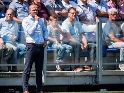 FC Twente is de bovenliggende partij tegen PEC Zwolle, maar weet zich niet te belonen. Dat baart trainer Alfred Schreuder zichtbaar zorgen. (23-08-2015)