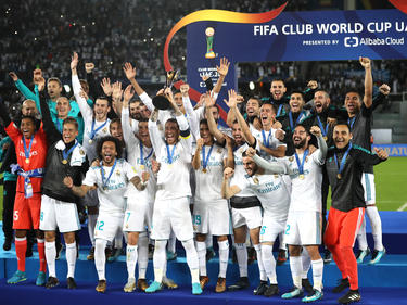 El Madrid celebra el título del año pasado ante Gremio. (Foto: Getty)