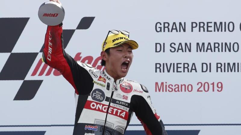 Tatsuki Suzuki aus Japan feiert seinen Sieg in San Marino