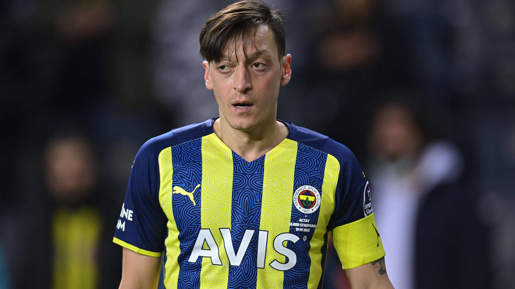 Mesut Özil will Fernbahce nicht verlassen