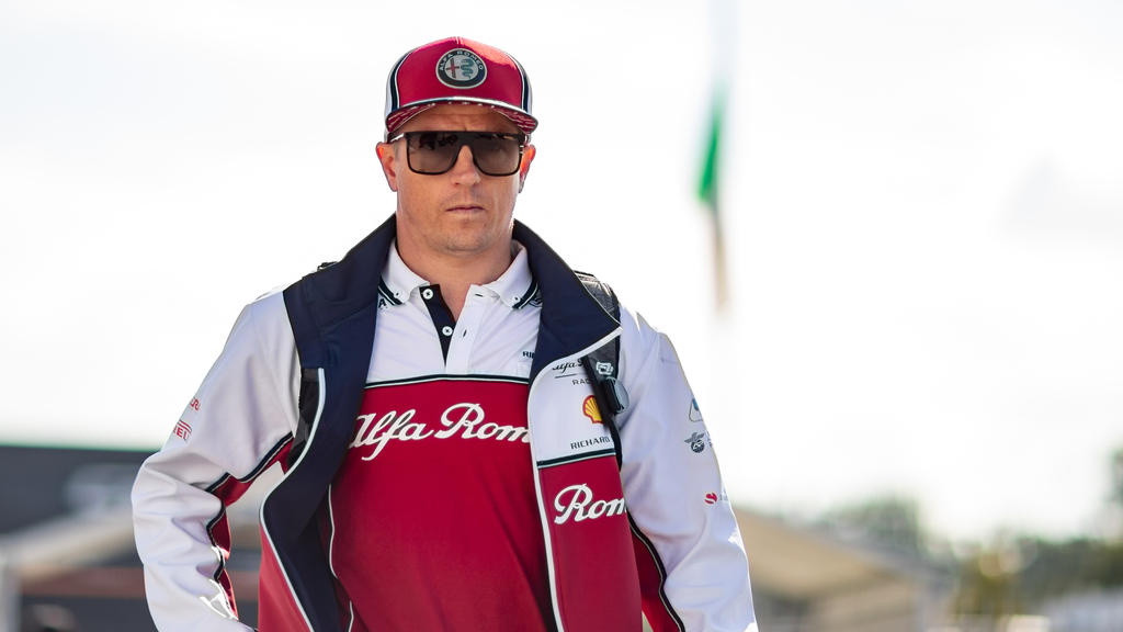 Alfa Romeo präsentiert den C39 mit Räikkönen in Barcelona Alfa Romeo präsentiert den C39 mit Räikkönen in Barcelona