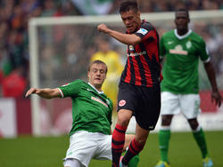 Frankfurts Vaclav Kadlec (M.) traf gegen Werder Bremen doppelt