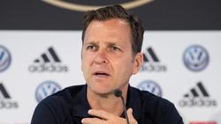 Oliver Bierhoff sieht Mängel bei den Stoßstürmern und den Außenverteidigern