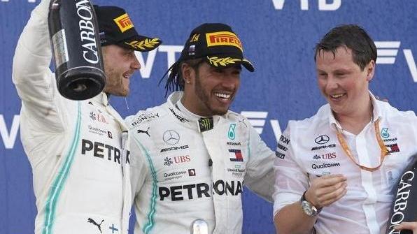 Darf die Mercedes-Truppe bereits am Sonntag über beide WM-Titel jubeln? Darf die Mercedes-Truppe bereits am Sonntag über beide WM-Titel jubeln?