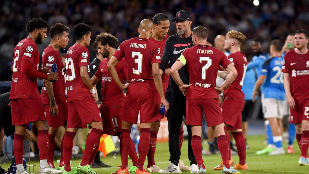 Jürgen Klopp muss seine Mannschaft nach der 1:4-Pleite in Neapel wieder aufpeppeln Jürgen Klopp muss seine Mannschaft nach der 1:4-Pleite in Neapel wieder aufpeppeln