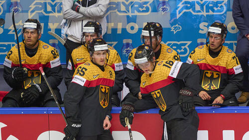 Der deutschen Eishockey-Auswahl droht bei einer Niederlage das WM-Aus