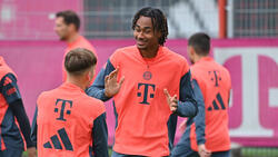 Lennart Karl (l.) und Jonah Kusi-Asare zählen bei der Klub-WM zum Kader des FC Bayern