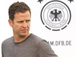 Oliver Bierhoff fordert die Bayern zur Zurückhaltung auf