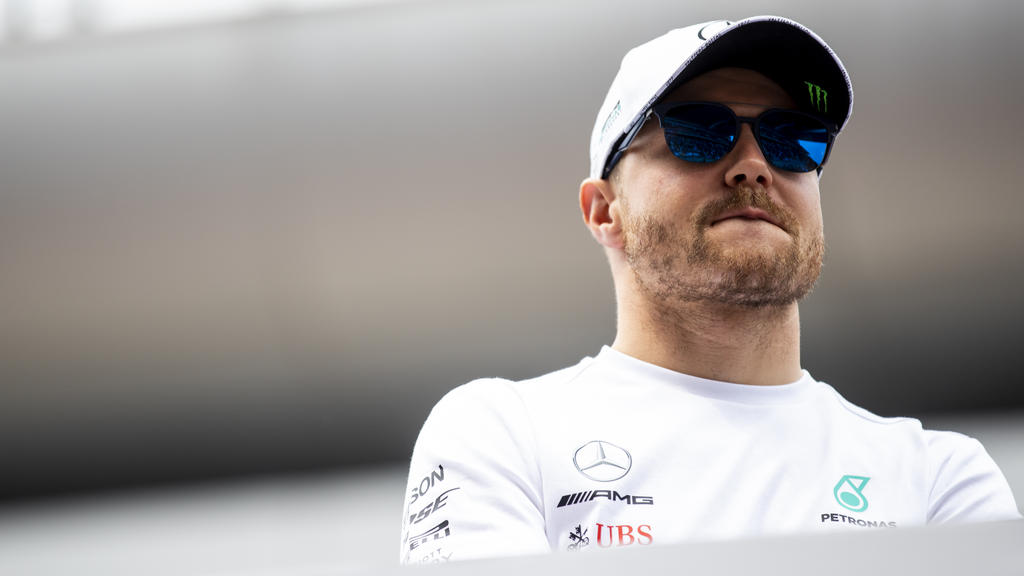 Valtteri Bottas ist nicht glücklich mit dem zweiten Platz am Sonntag Valtteri Bottas ist nicht glücklich mit dem zweiten Platz am Sonntag