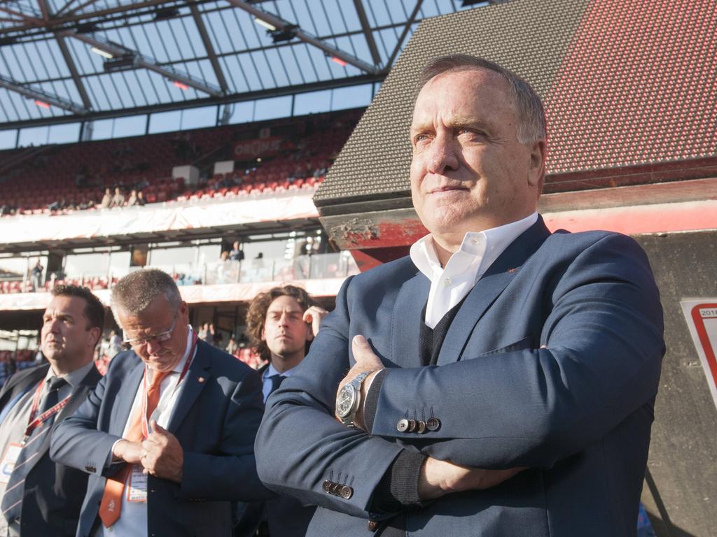 Dick Advocaat is terug bij het Nederlands elftal! De bondscoach viert zijn rentree bij Nederland-Luxemburg. (09-06-2017)