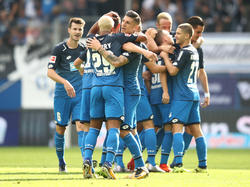 1899 Hoffenheim bejubelt den 2:0-Sieg gegen Schalke 04