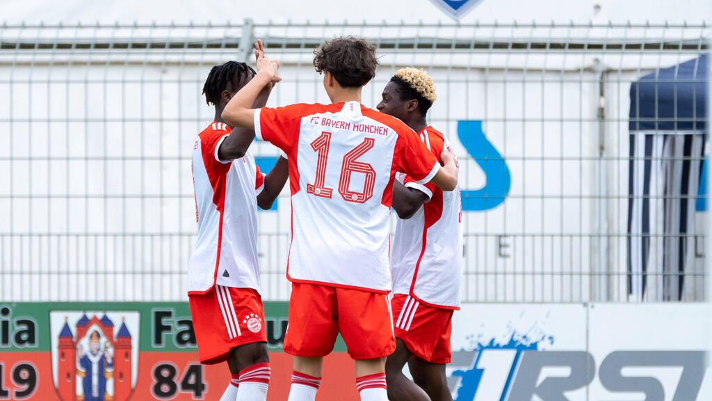 Bekommt die U17 des FC Bayern einen Neuzugang?