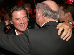 Wie man ihn kennt: Frenkie Schinkels tanzt auf mehreren Hochzeiten - hier mit NÖ-Landeshauptmann Erwin Pröll bei der Lotterien-Gala Nacht des Sports 2012