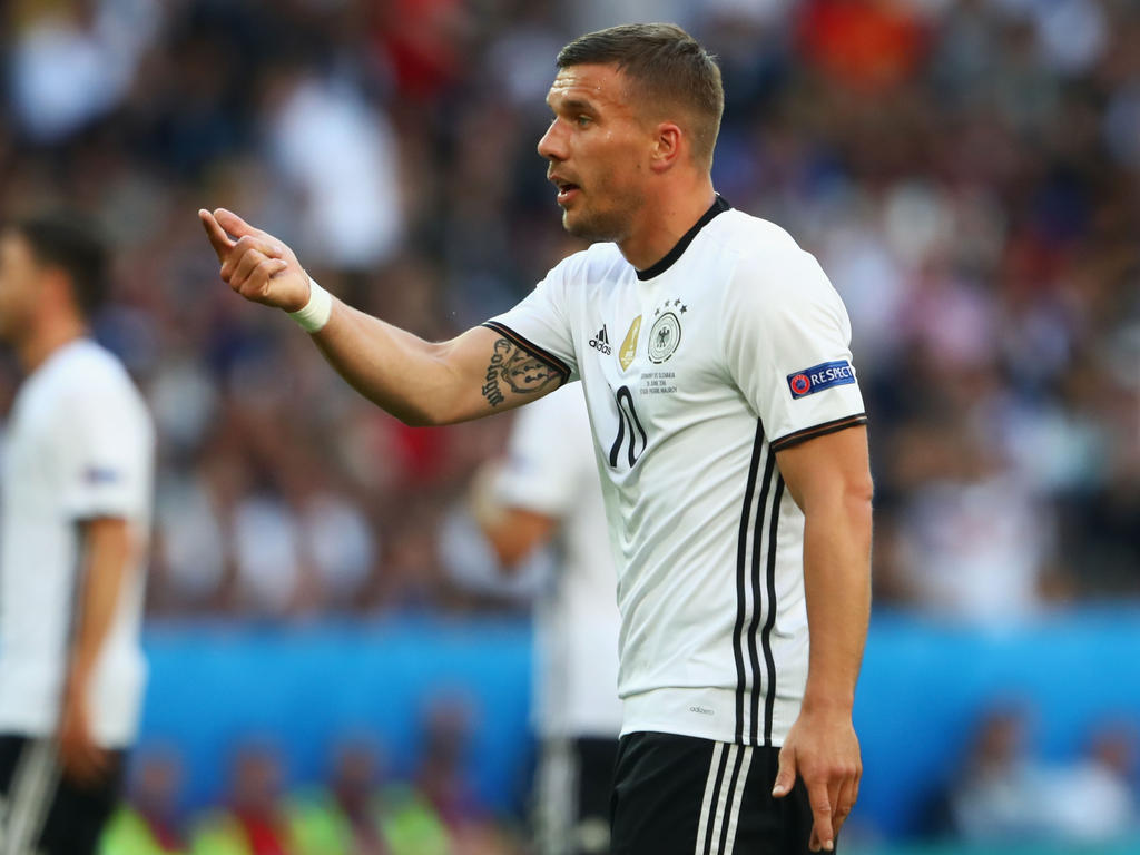 Lukas Podolski will wieder mehr Typen im Fußball