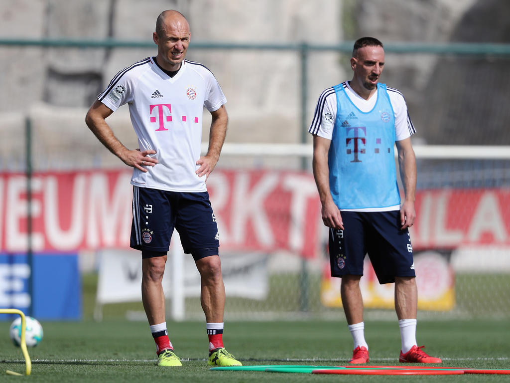 Verlängert der FC Bayern mit Arjen Robben (l.) und Franck Ribéry?