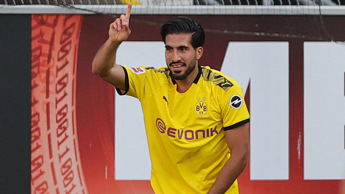 Dortmunds Emre Can war sich nach seinem Handspiel keiner Schuld bewusst Dortmunds Emre Can war sich nach seinem Handspiel keiner Schuld bewusst