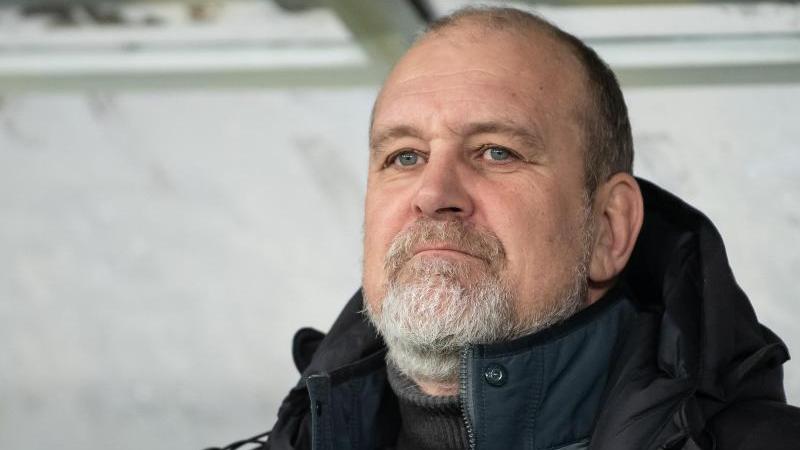 Bereut die Einführung des Videobeweises: Jörg Schmadtke vom VfL Wolfsburg Bereut die Einführung des Videobeweises: Jörg Schmadtke vom VfL Wolfsburg