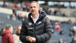 Bekommt Eintracht-Coach Adi Hütter einen neuen Rechtsverteidiger?